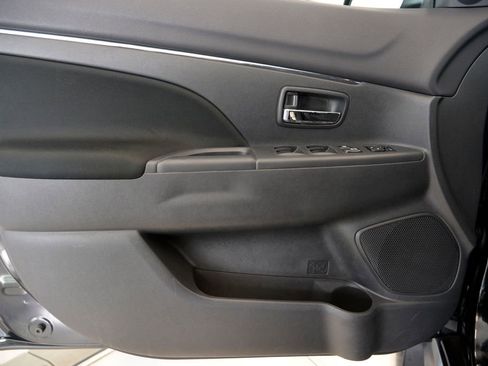 Used 2024 Mitsubishi Outlander Sport ES image 14