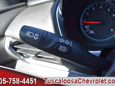 Used 2023 Chevrolet Traverse LT image 32