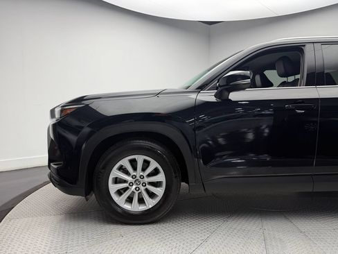 Used 2025 Toyota Grand Highlander AWD image 7