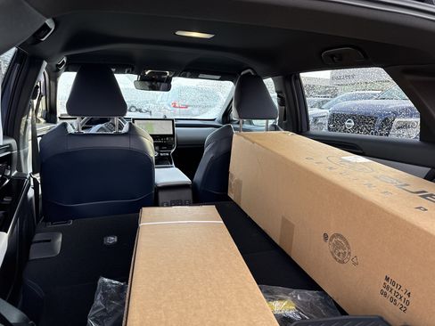 Used 2024 Subaru Solterra Limited image 15