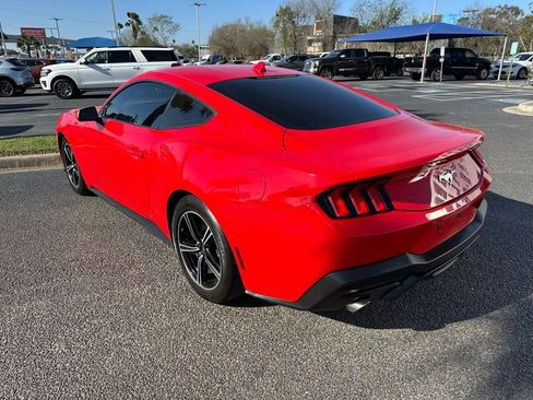 Used 2024 Ford Mustang Coupe image 4