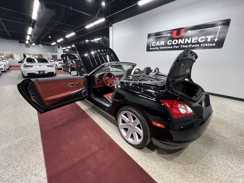 Used 2006 Chrysler Crossfire Limited image 34