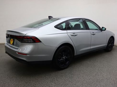 Certified 2025 Honda Accord SE image 5