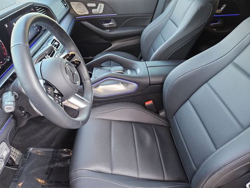 Used 2025 Mercedes-Benz GLS 450 4MATIC image 13