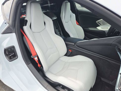Used 2022 Chevrolet Corvette Stingray Preferred Cpe w/ Engine Appearance Package RWD image 15