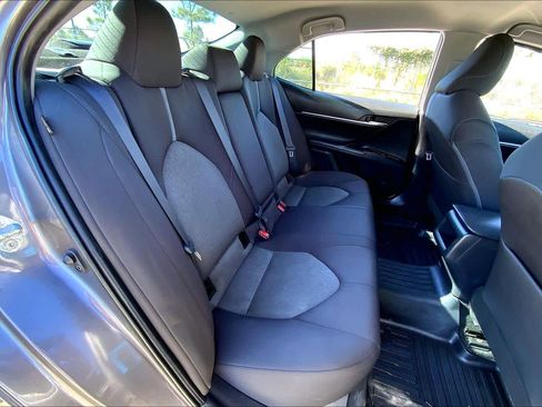 Used 2022 Toyota Camry LE image 18