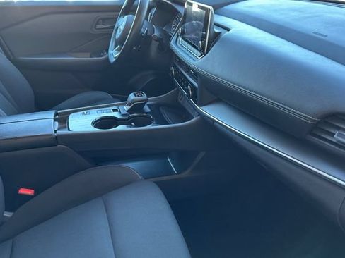 Used 2024 Nissan Rogue S FWD image 20