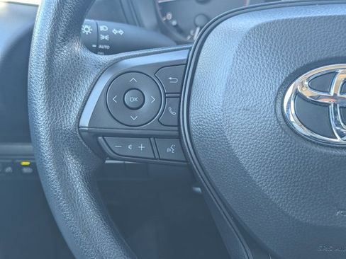 Used 2025 Toyota Corolla LE image 21
