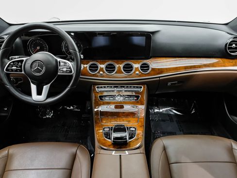 Used 2019 Mercedes-Benz E 300 image 11