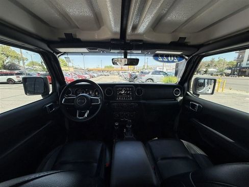 Used 2022 Jeep Wrangler Unlimited Sahara w/ Cold Weather Group AWD/4WD image 24