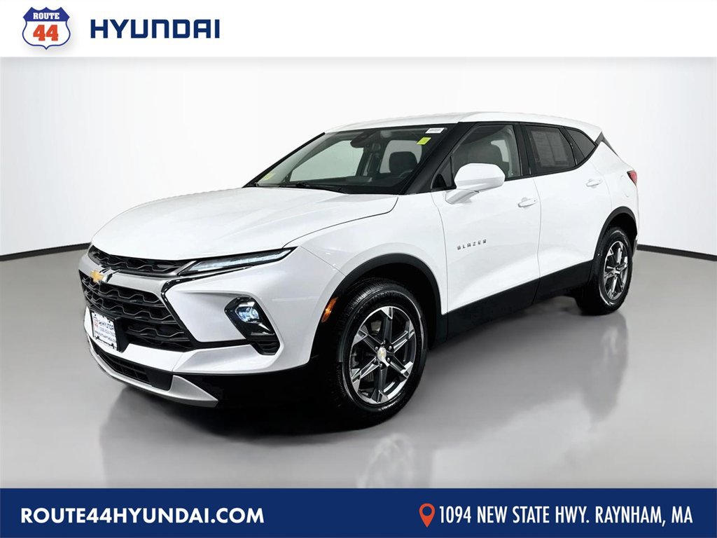 Used 2024 Chevrolet Blazer LT w/ Driver Confidence Package AWD/4WD image 1
