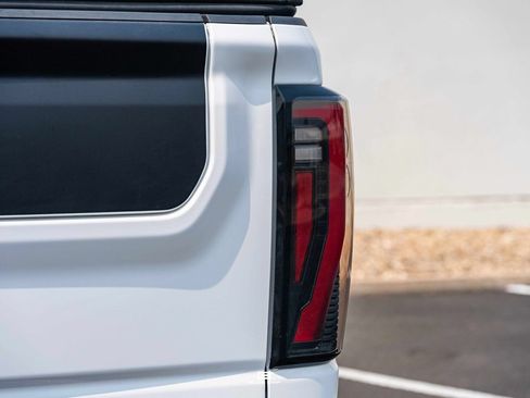 Used 2024 GMC Sierra 2500 AT4X w/ AT4X AEV Edition AWD/4WD image 36