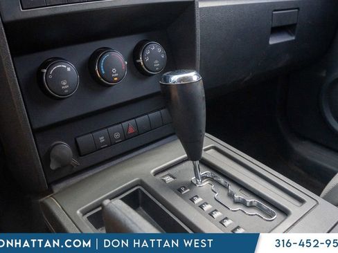 Used 2007 Dodge Nitro SXT RWD image 9