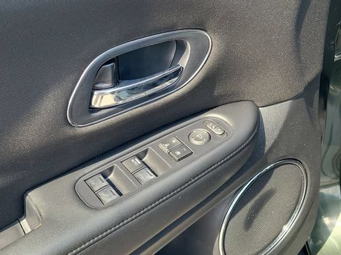 Used 2018 Honda HR-V EX image 21