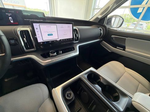New 2027 Ford Expedition Platinum w/ Driver's Package AWD/4WD image 27