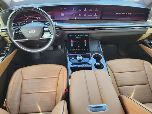 Certified 2025 Cadillac Escalade Premium Luxury w/ Touring Package AWD/4WD image 9