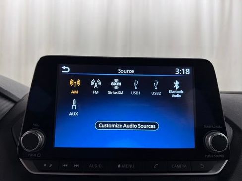 Used 2024 Nissan Sentra SV FWD image 15