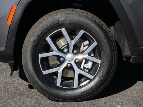 New 2025 Jeep Grand Cherokee L Limited image 42