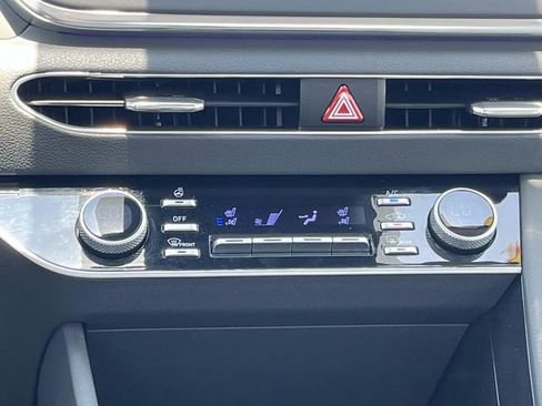 Certified 2023 Hyundai Sonata Limited w/ Preferred Accessory Package FWD image 16