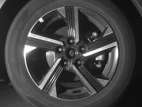Used 2025 Nissan Sentra SV FWD image 13