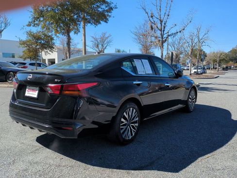 Used 2024 Nissan Altima 2.5 SV image 5