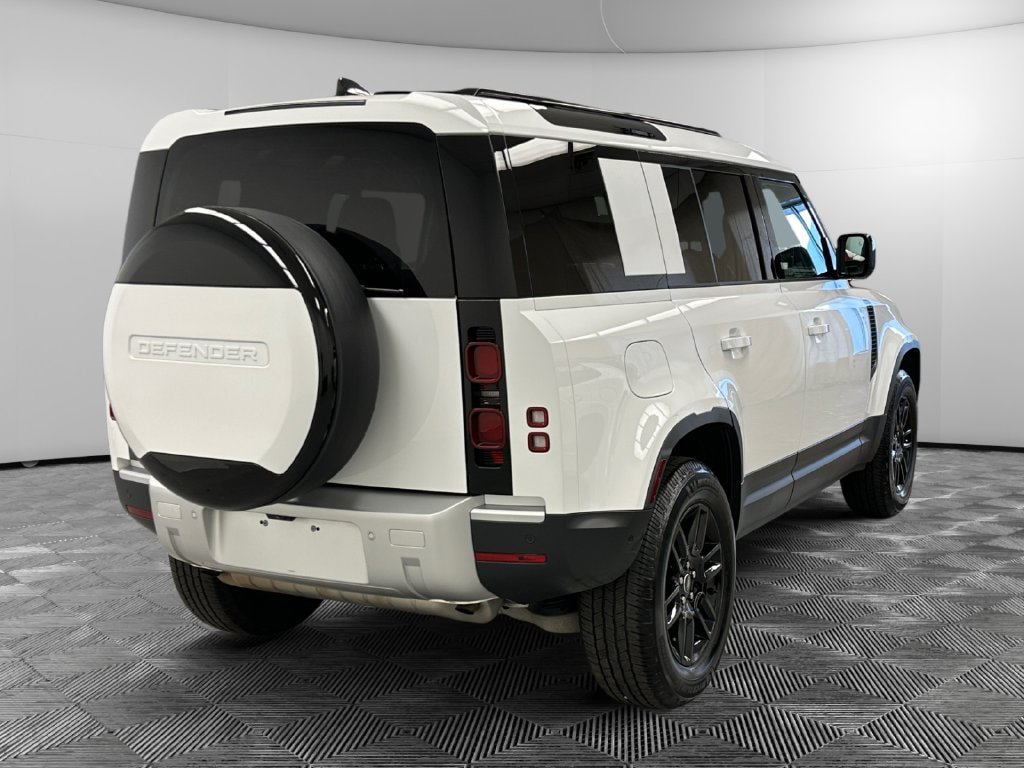 Used 2025 Land Rover Defender 110 S AWD/4WD image 6