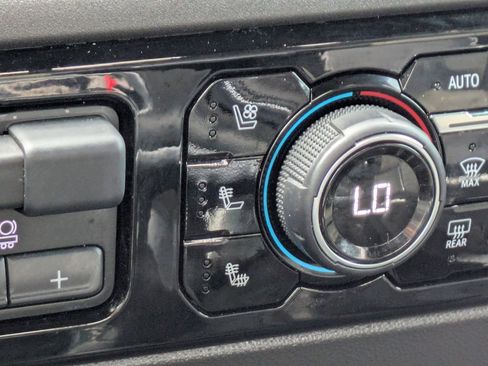 Used 2025 Chevrolet Silverado 1500 ZR2 image 26