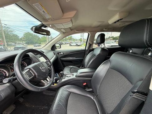 Used 2019 Dodge Journey Crossroad w/ Mopar All Weather Group FWD image 12