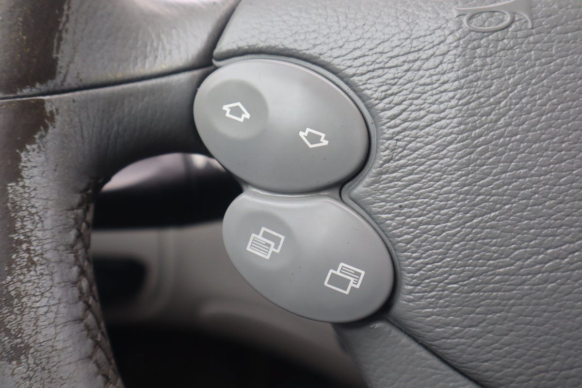 Used 2004 Mercedes-Benz SL 500 image 14