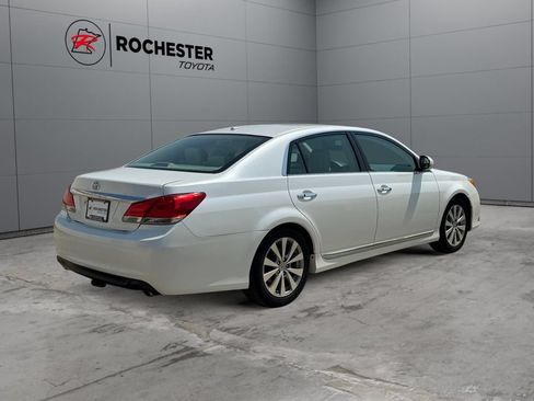 Used 2012 Toyota Avalon Limited FWD image 5