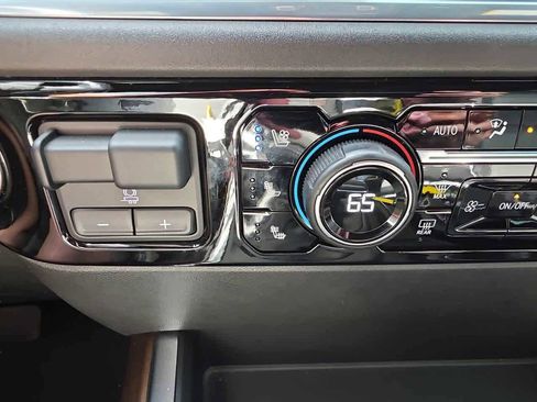 Used 2022 Chevrolet Silverado 1500 High Country w/ High Country Premium Package image 25