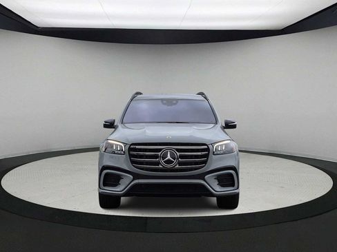 Used 2024 Mercedes-Benz GLS 450 4MATIC image 3