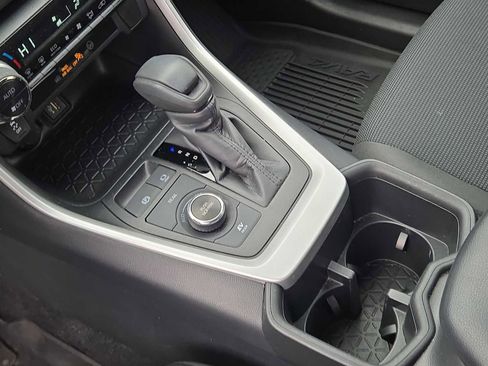 Used 2024 Toyota RAV4 LE image 28