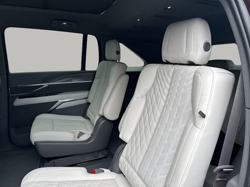 New 2025 Cadillac Escalade IQ Sport 1 w/ LPO, ONYX Package image 20