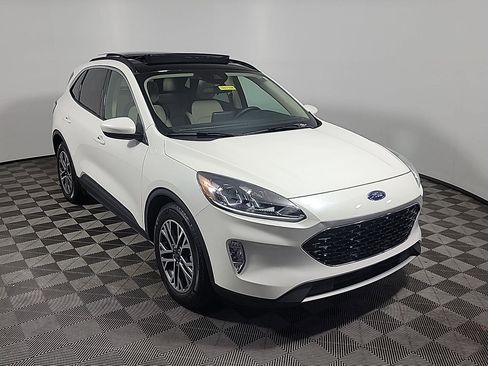 Used 2020 Ford Escape SEL FWD image 2