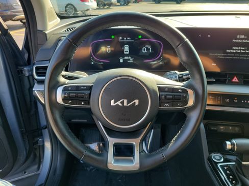 Used 2025 Kia Sportage EX FWD image 22