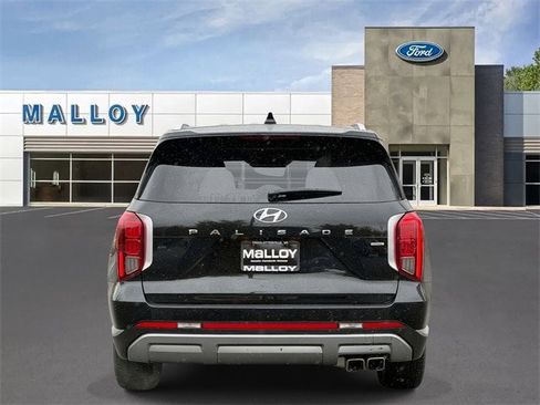 Used 2023 Hyundai Palisade Limited image 3