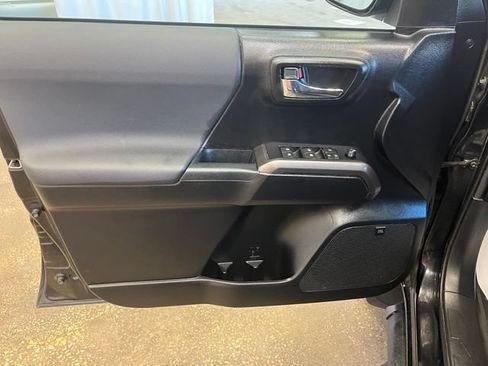 Used 2021 Toyota Tacoma TRD Pro AWD/4WD image 13