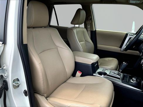 Used 2023 Toyota 4Runner Limited AWD/4WD image 29