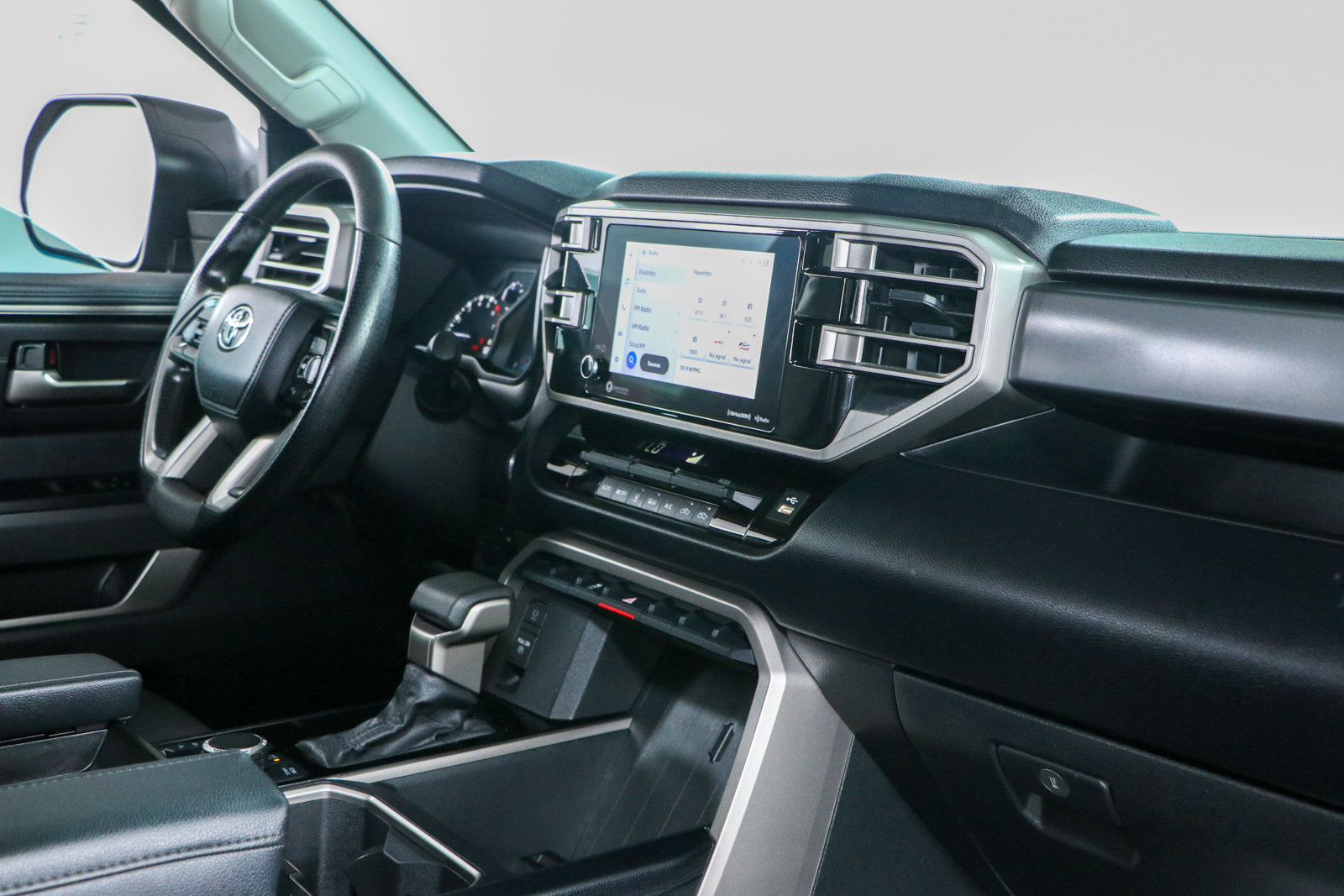 Used 2024 Toyota Tundra SR5 AWD/4WD image 27