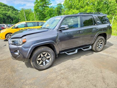 Used 2023 Toyota 4Runner TRD Off-Road Premium w/ Off Road Premium Plus Package AWD/4WD image 3