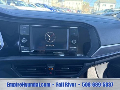 Used 2024 Volkswagen Jetta SE FWD image 22