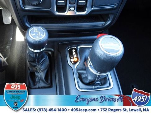 New 2025 Jeep Gladiator Sport image 34