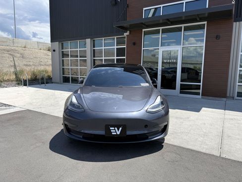 Used 2021 Tesla Model 3 Performance AWD/4WD image 3