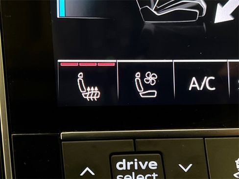 Used 2019 Audi Q8 Premium Plus image 28