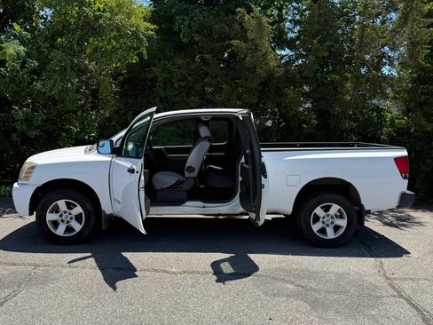 Used 2005 Nissan Titan XE AWD/4WD image 6
