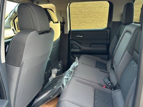 New 2026 Nissan Frontier SV w/ SV Convenience Package image 9