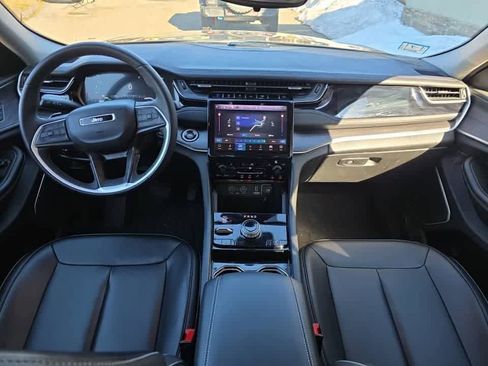 Used 2023 Jeep Grand Cherokee 4WD 4xe image 8