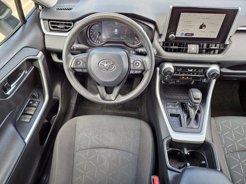 Used 2024 Toyota RAV4 XLE FWD image 27