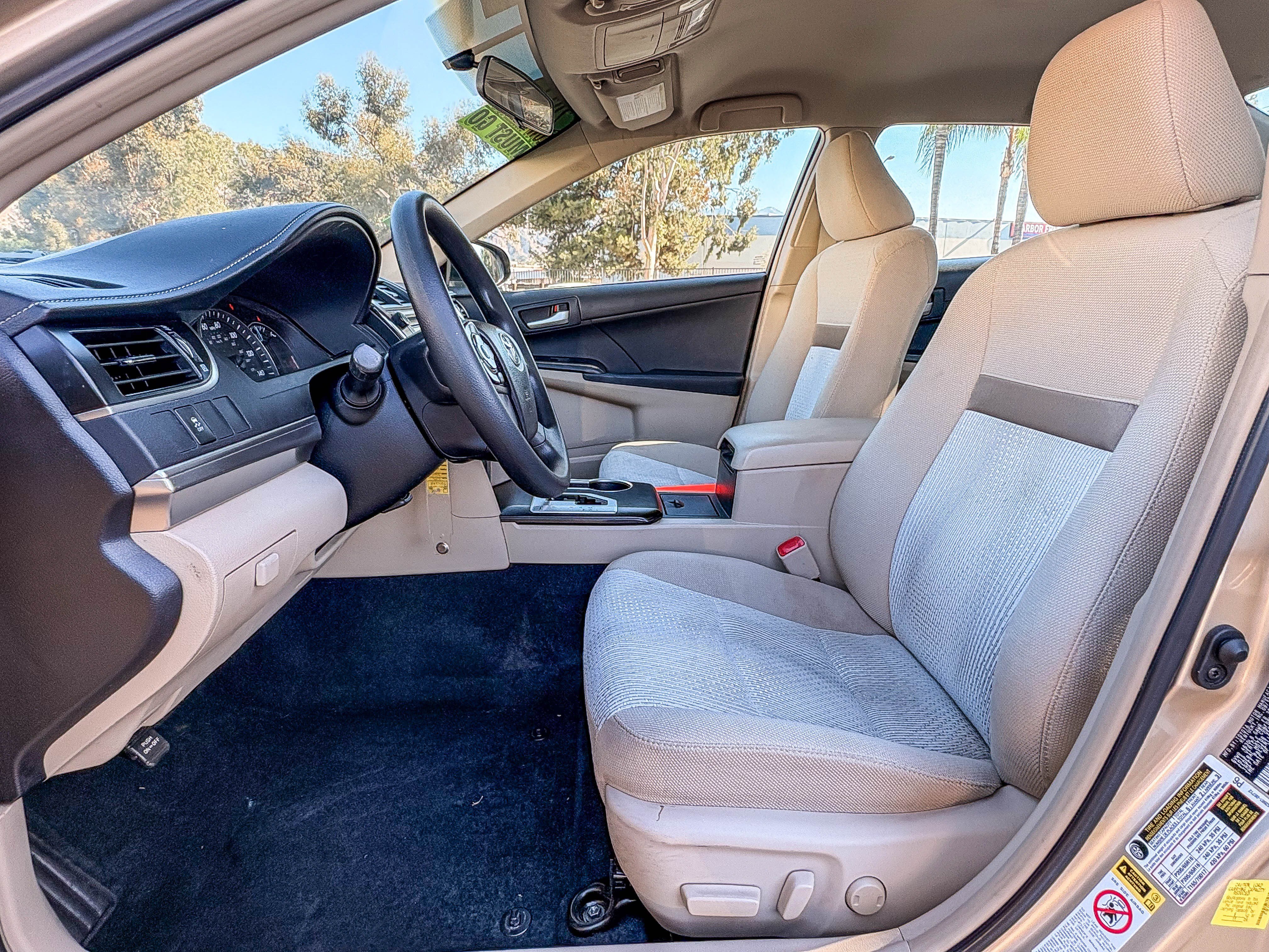 Used 2012 Toyota Camry LE FWD image 17